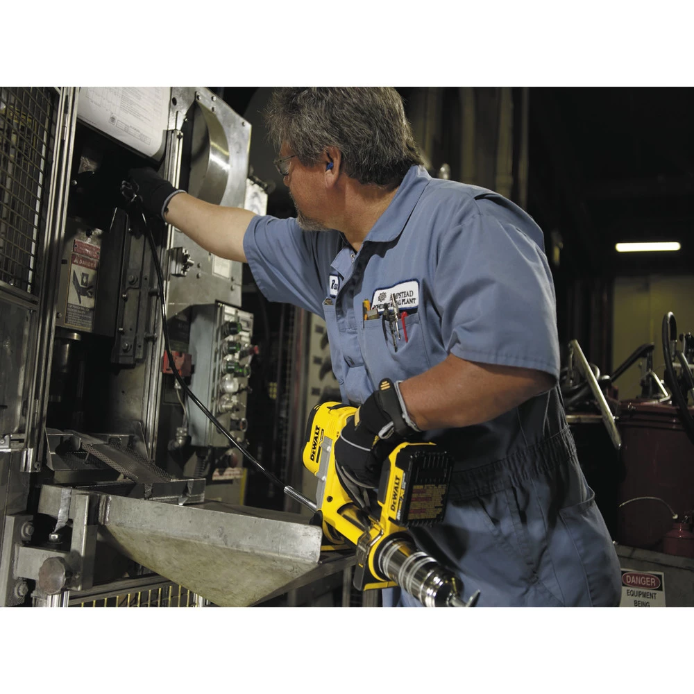 Dewalt DCGG571B 20V MAX Cordless Grease Gun (Tool Only) - High-Performance Automotive Lubrication 5 Dewalt DCGG571B 20V MAX Cordless Grease Gun (Tool Only) - High-Performance Automotive Lubrication - Image 5