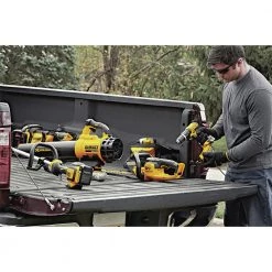 DeWalt DCHT820P1 20V MAX Brushed Lithium-Ion 22 In. Cordless Hedge Trimmer Kit (5 Ah) - Power and Precision for Your Yard -Dewalt Sales dewndcht820p1 g